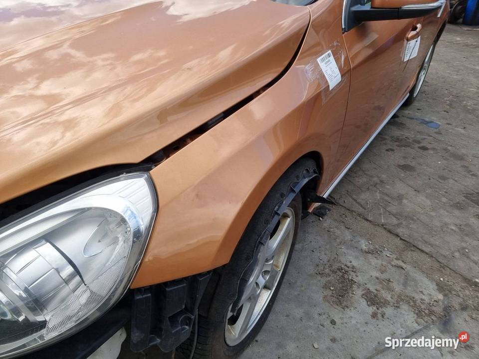 BŁOTNIK LEWY PRZÓD VOLVO V60 704 VIBRANT COPPER Lipno