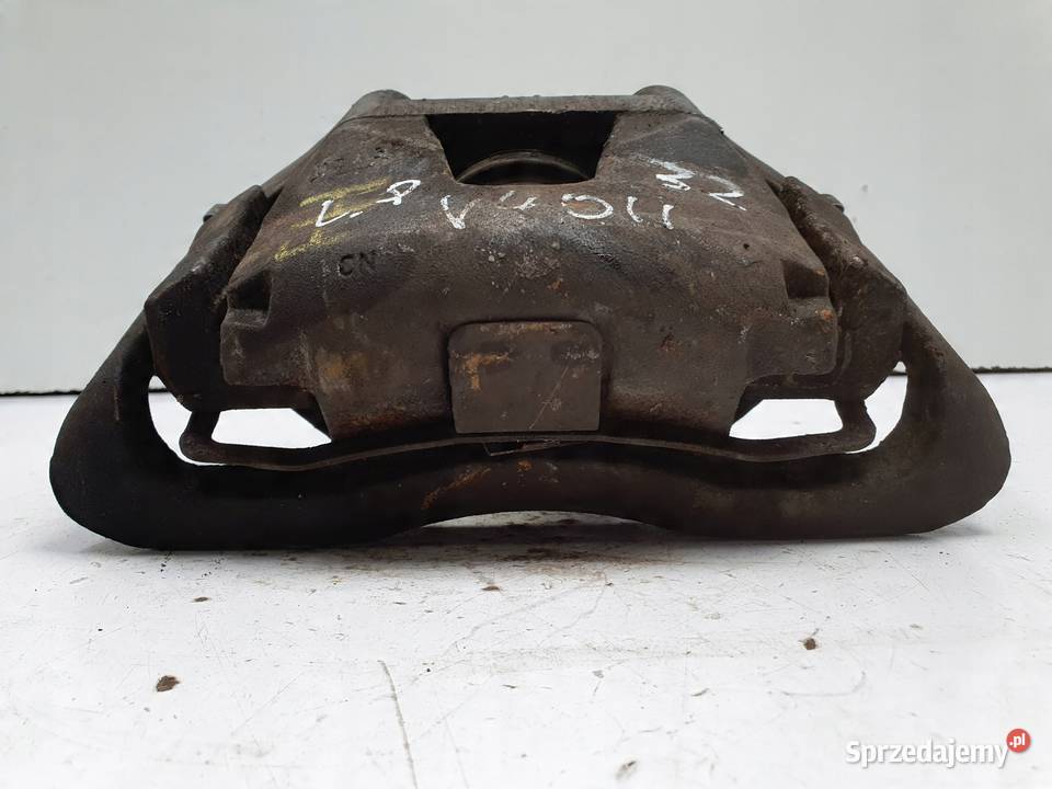 Volvo V40 II PRZEDNI ZACISK HAMULCOWY lewy przód osobowe Janów