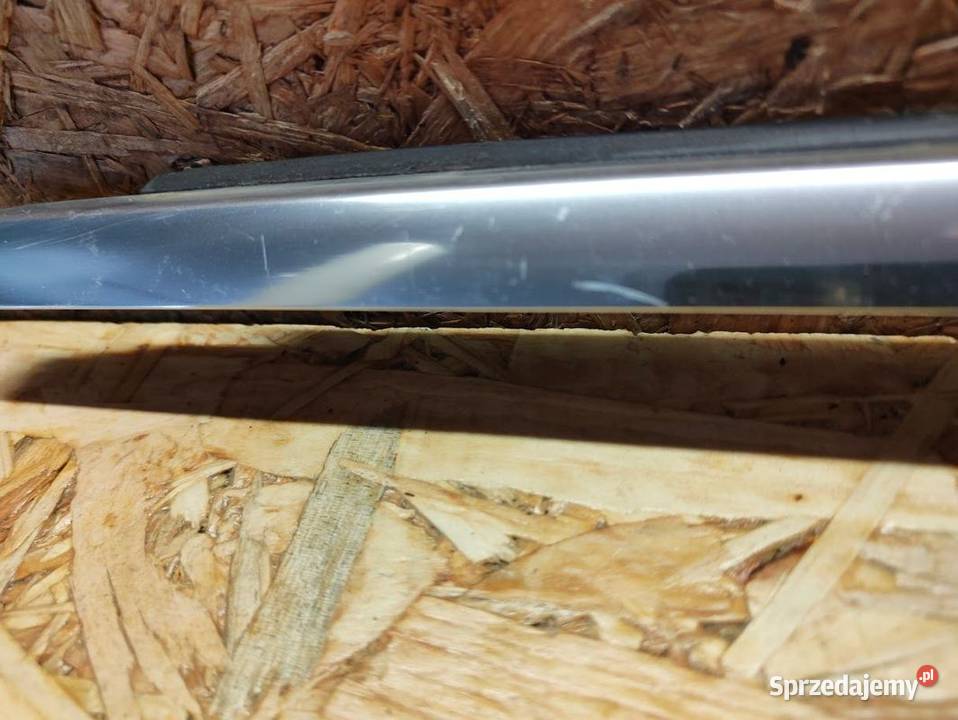 Listwa Zgarniająca Lewy Przód Audi A4 B8 Pleszew