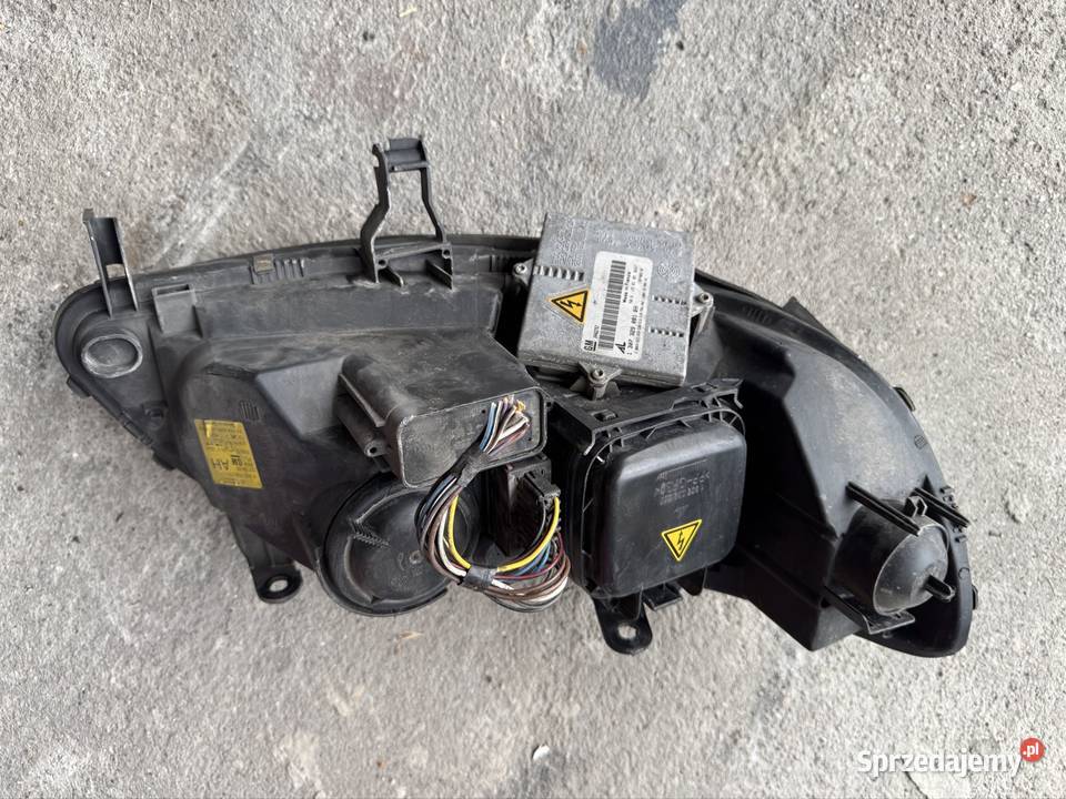 Przednie lampy ksenonowe do Opla Zafira A śląskie Rzuchów sprzedam