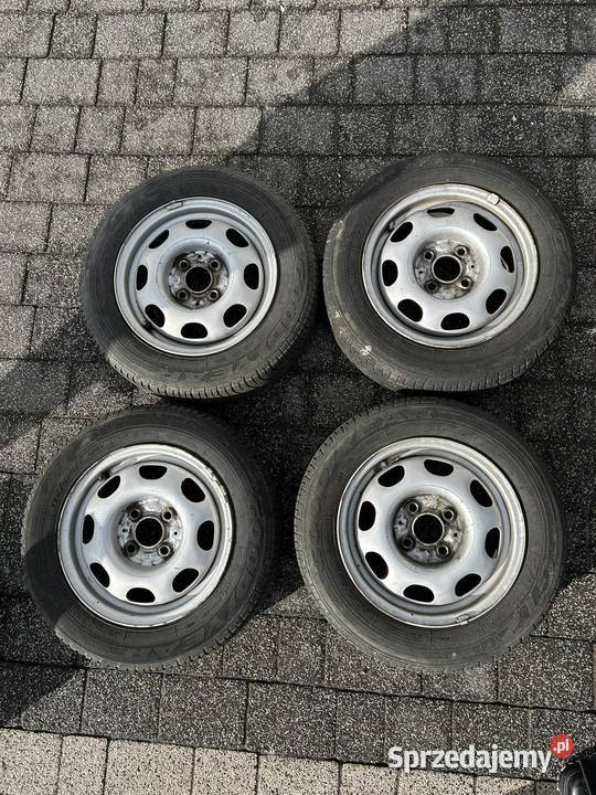 Komplet czterech felg stalowych 14 z kapslami vw