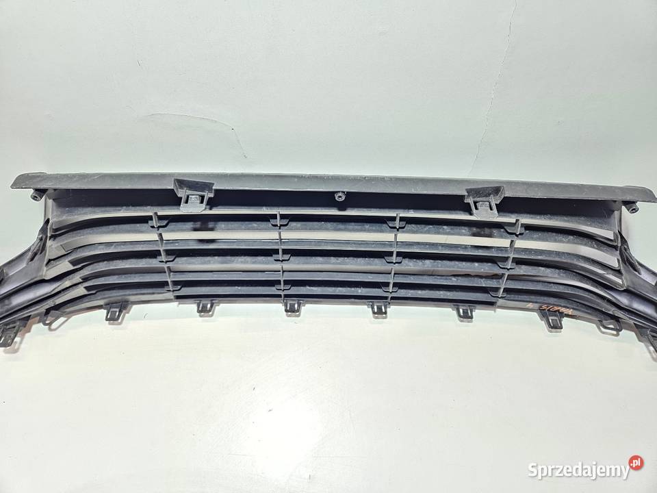 TOYOTA YARIS IV 4 KRATKA ŚRODKOWA ZDERZAKA PRZÓD osobowe Międzychód