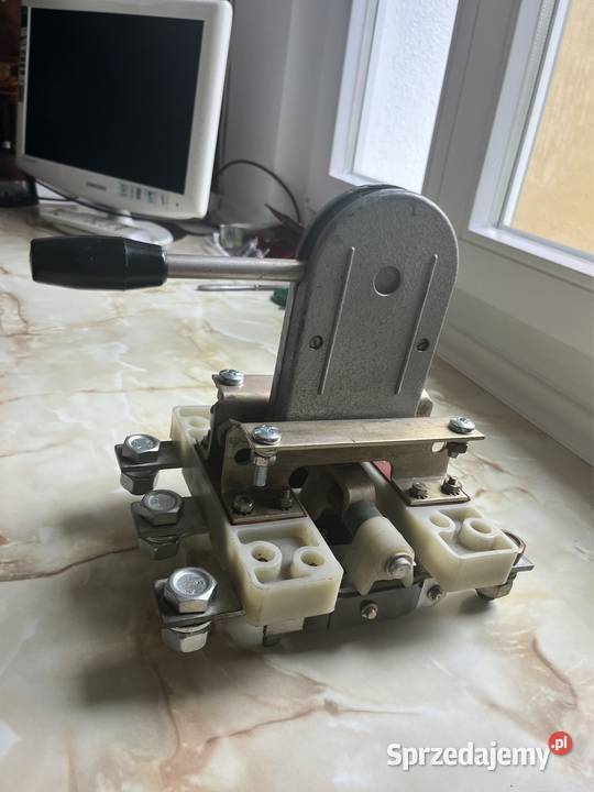 Odłącznik OZK 400A wylacznik nieużywany Poznań