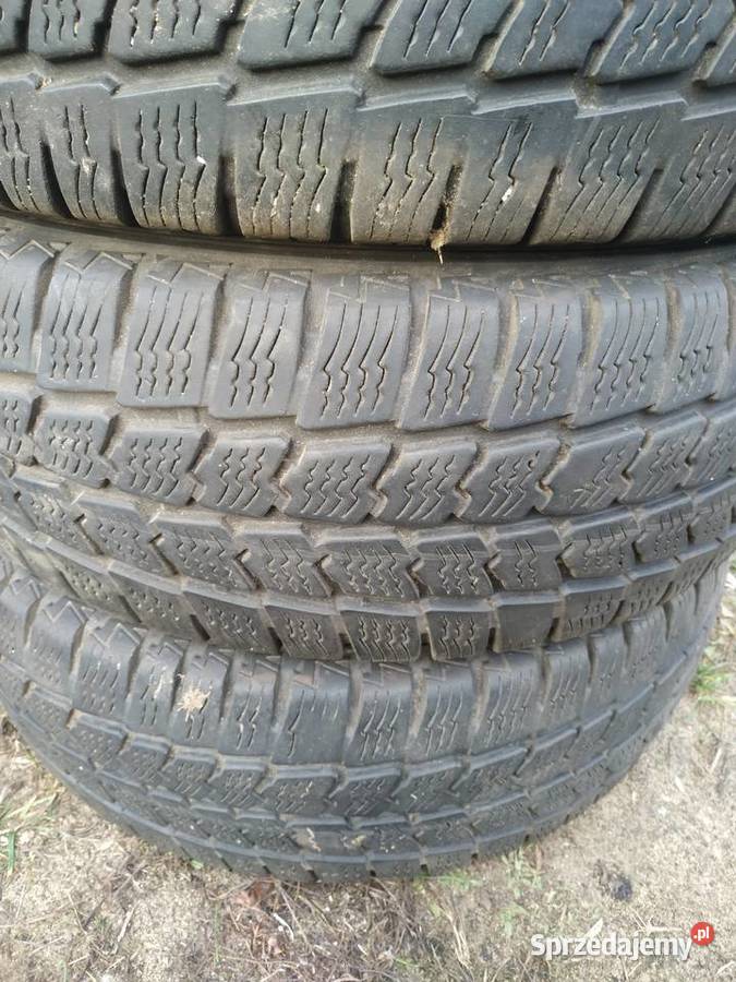 Opony 4 4 zimowe do busa Matador 21570R15C 215