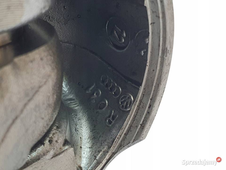 TŁOK SILNIKA VW Touareg 50 V10 TDI 81L89 osobowe