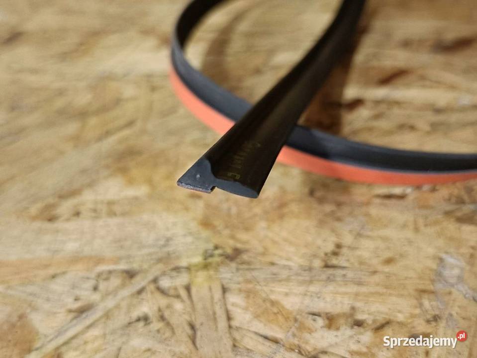 AUDI VOLKSWAGEN SEAT SKODA USZCZELKA GÓRNA SZYBY osobowe Pleszew
