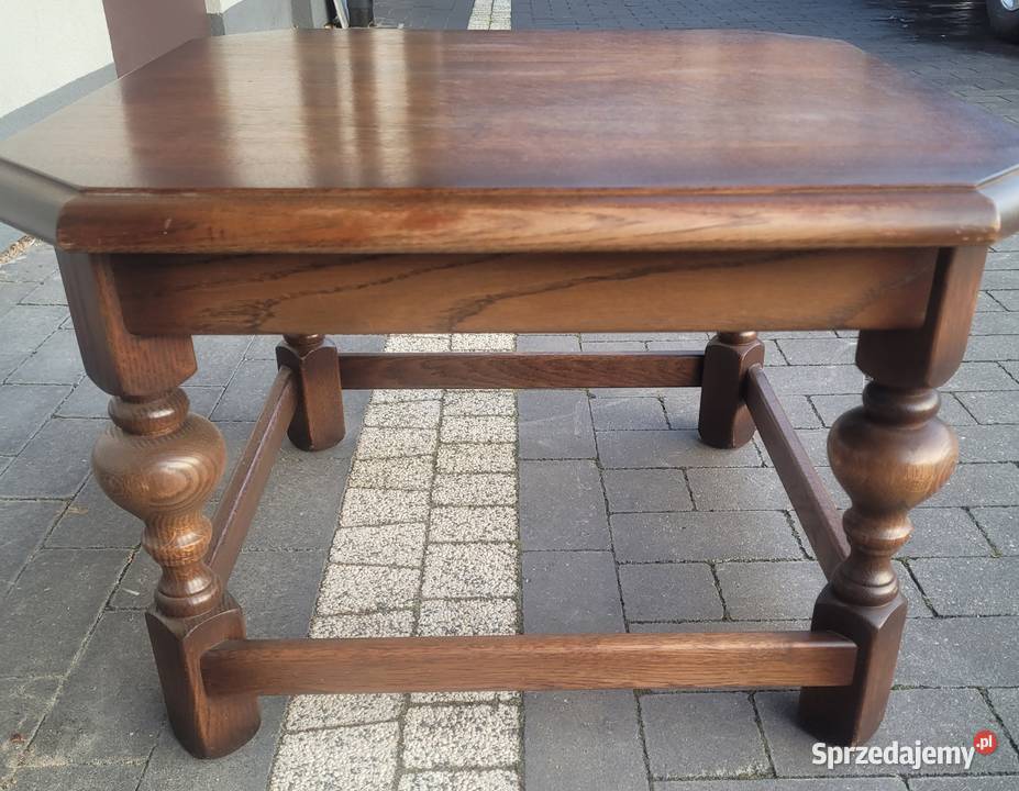 Dębowy stolik kawowy