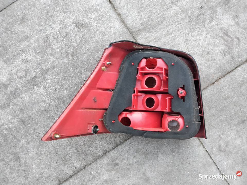 VW GOLF IV 4 HB LAMPA TYŁ tylna prawa europa Rok produkcji 2000 Pionki