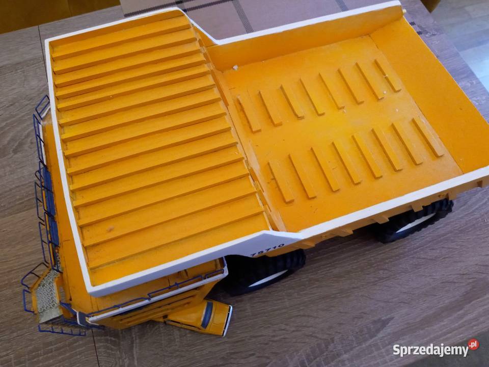 Model BIELAZ 75710 w skali 143 Warszawa