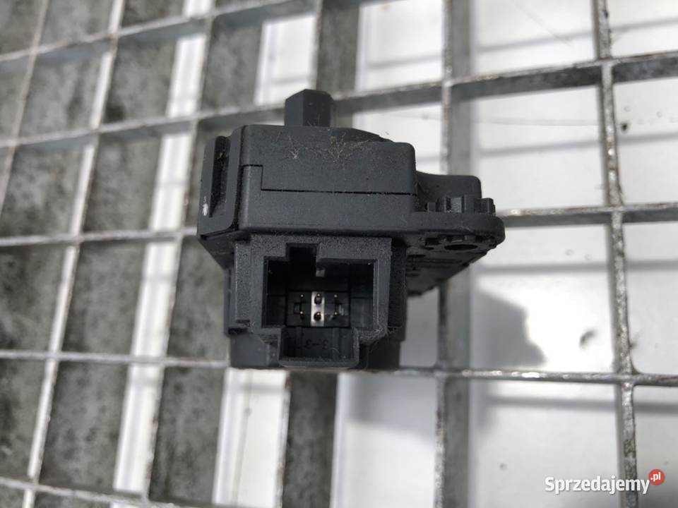 SILNICZEK KLAPEK NAWIEWU RENAULT A21201700