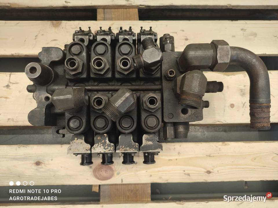 Rozdzielacz hydrauliczny MANITOU 08105220 sprzedam