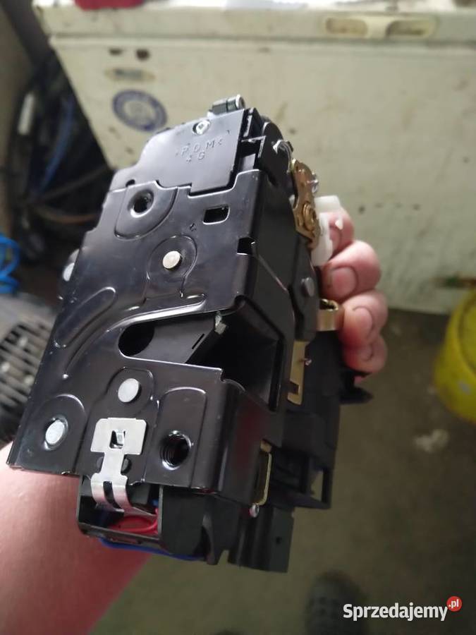 Zamek lewy przód VW passat B5 Istebna