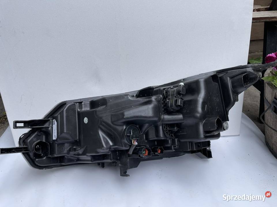 NISSAN QASHQAI LIFT PRAWA LAMPA FULL LED Ostroróg sprzedam
