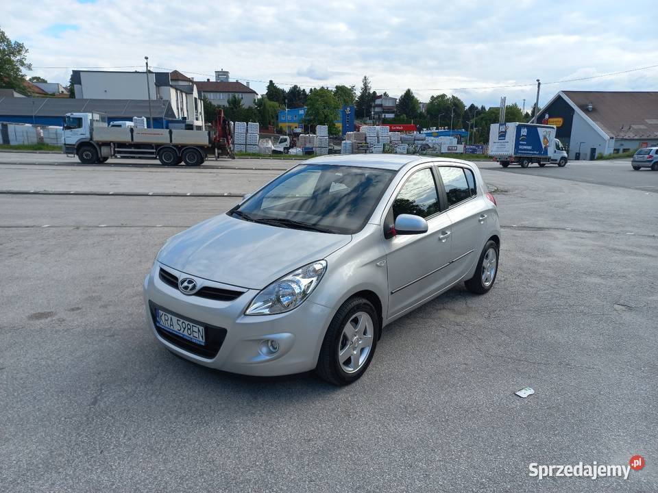 Hyundai i20 Benzyna Klimatyzacjia ABS światła przeciwmgielne i20 Kraków
