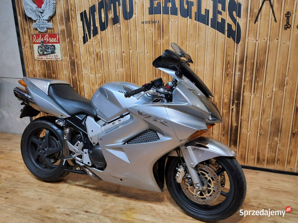 Honda VFR ZADBANY BŁYSZCZY technicznie super kufry wielkopolskie Stare Miasto
