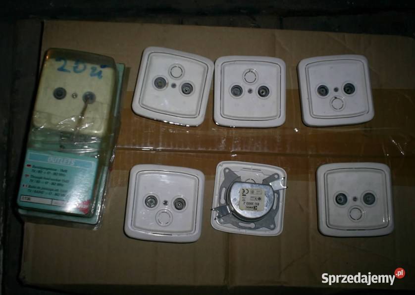 Gniazdo antenowe TV dvbt puszka