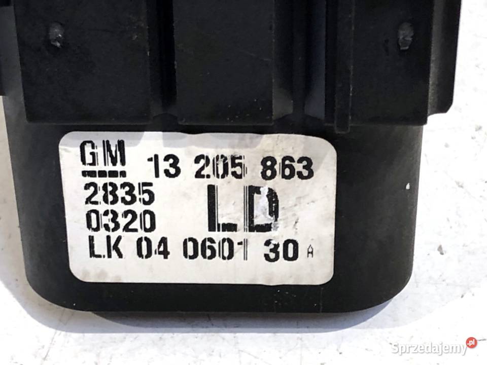 WŁĄCZNIK ŚWIATEŁ OPEL ZAFIRA B 13205863 0515 Włączniki, sterowniki