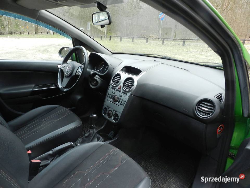 Opel Corsa D benzyna 14 100 5drzwi klima Livt