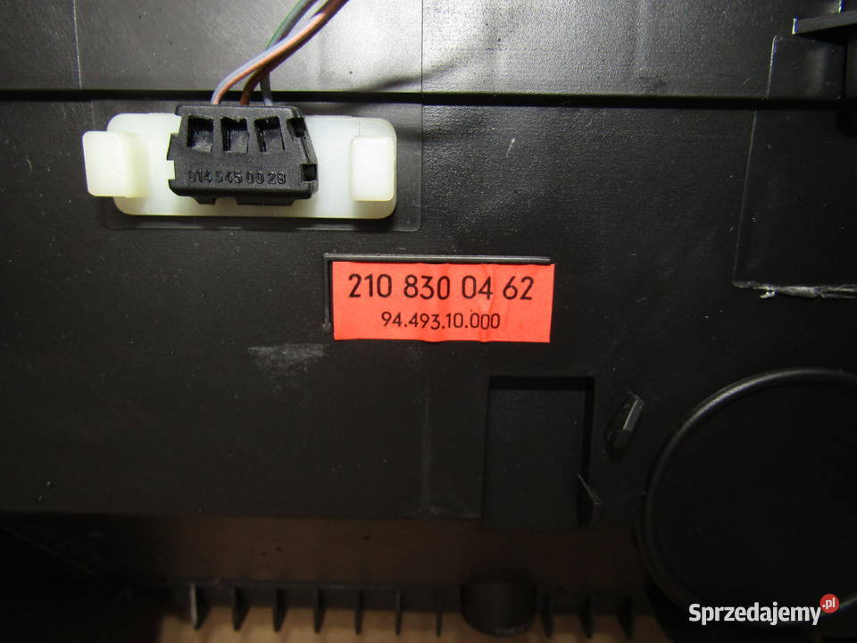 OBUDOWA NAGRZEWNICY MERCEDES W210 2108300462 Nagrzewnice łódzkie Mysłaków