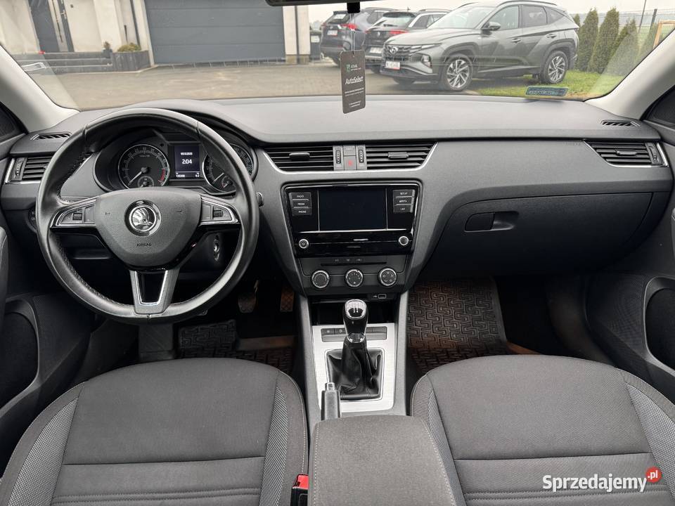 Salon Pierwszy wł 100 Bezwypadkowy F vat 23