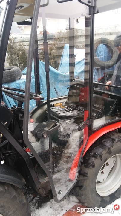 Ciągnik AGT 835 z kabiną przyczepa pług małopolskie Libiąż