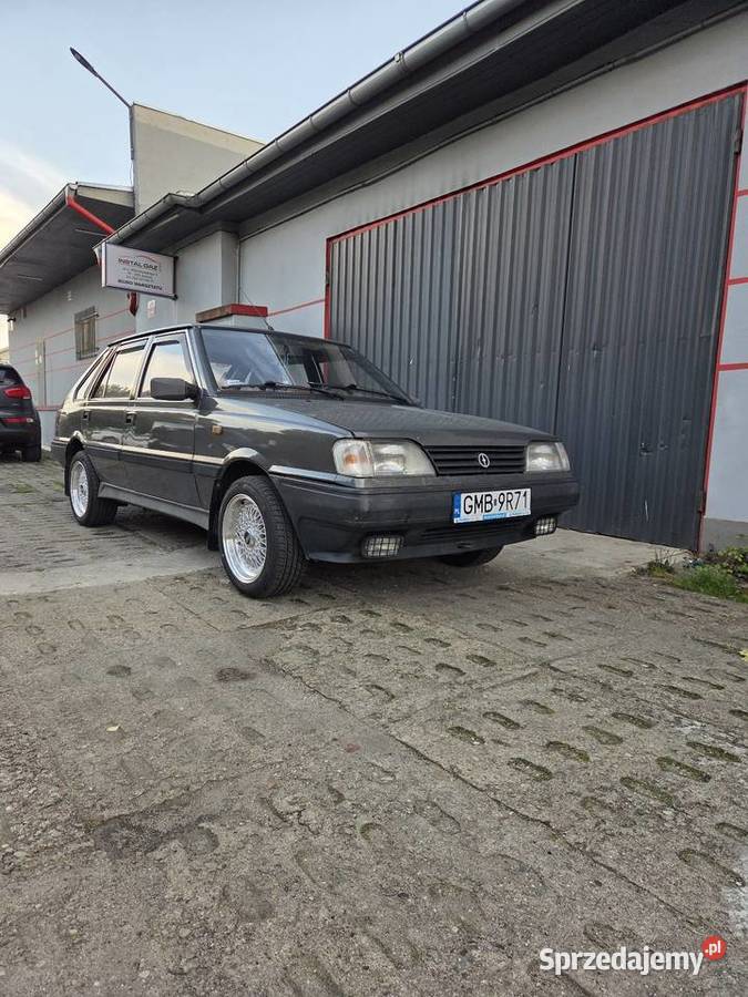 Polonez Caro