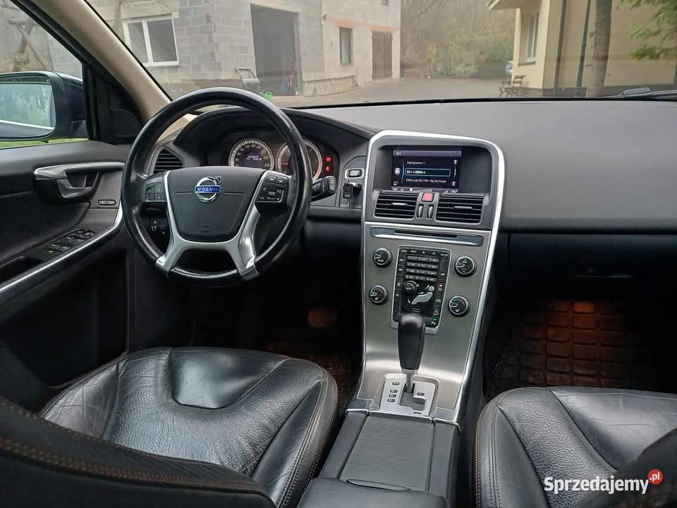 Volvo XC 60 D5 215 AWD 215KM łódzkie Kiernozia