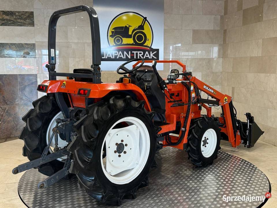 Kubota GT8 z Ładowaczem czołowym TUR4X4 Radomsko sprzedam