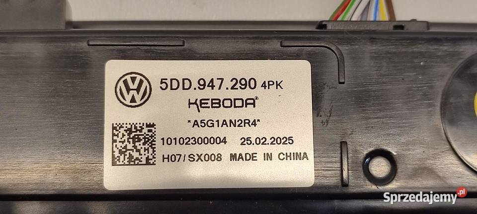 VW TAYRON LAMPKA PODSUFITKI 5DD947290 osobowe Oświetlenie kabiny sprzedam