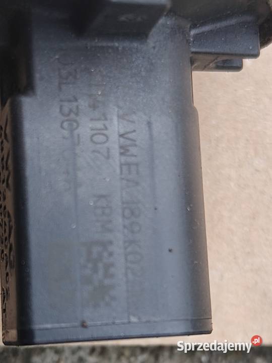 LISTWA WTRYSKOWA 3L130089B Zadąbrowie
