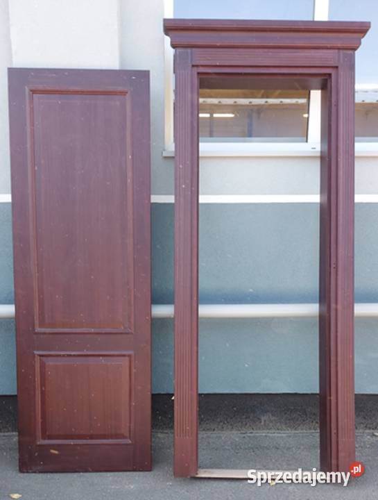 Drzwi używane lite drewno kolor mahoń z ramą Drzwi wewnętrzne Straszyn