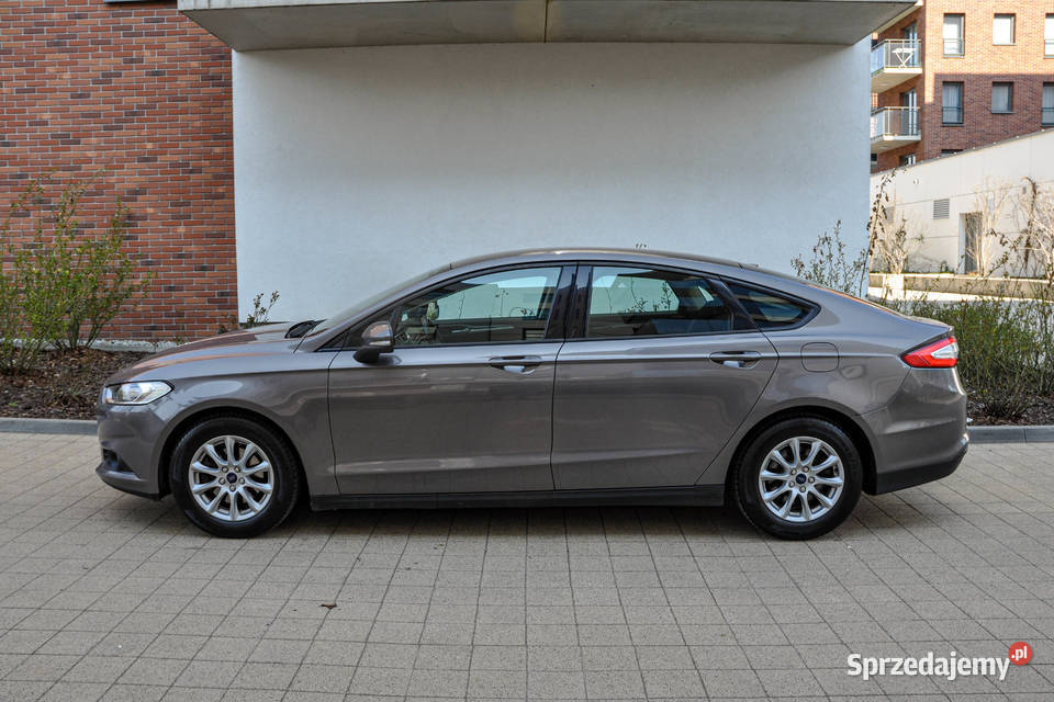 Ford Mondeo Salon 2015 r