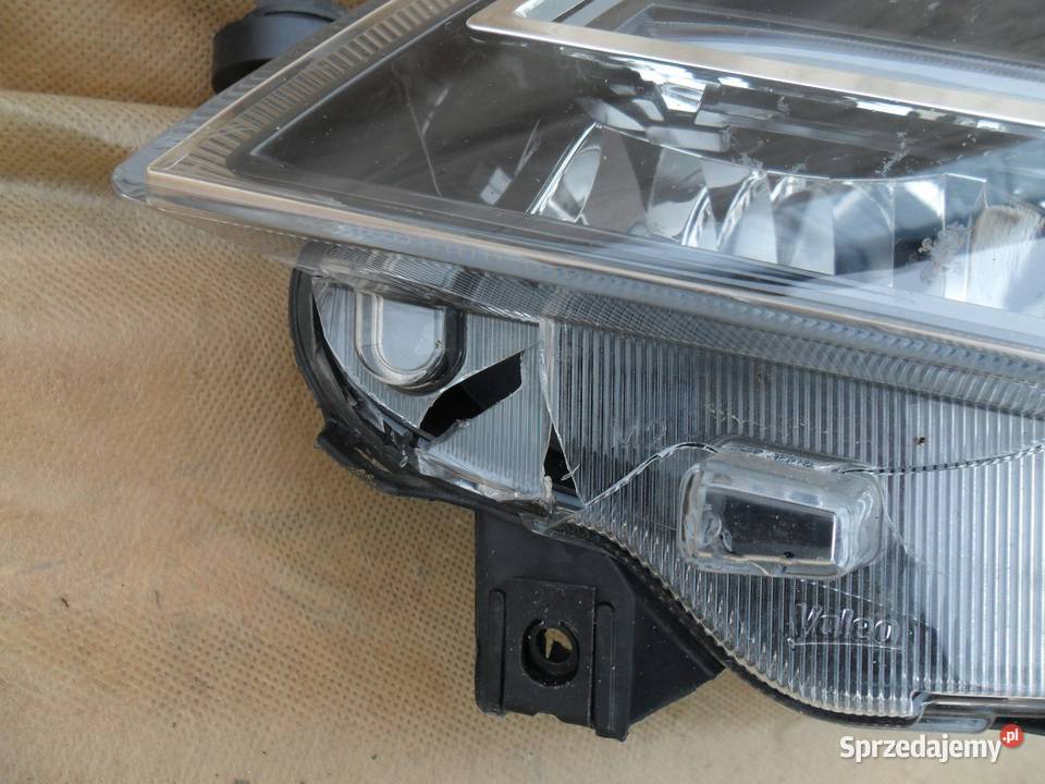 LAMPA REFLEKTOR LEWY PRZÓD EU 6F1941773A SEAT Nowy Tomyśl