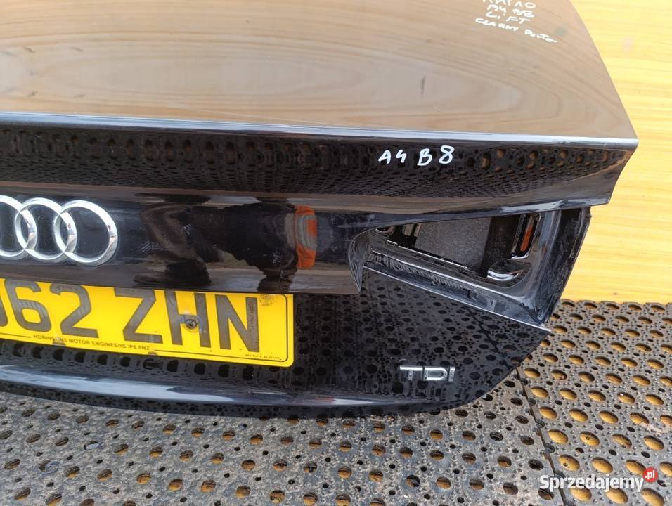 AUDI A4 B8 LIFT SEDAN KLAPA TYŁ LY9B Zbierkowo sprzedam