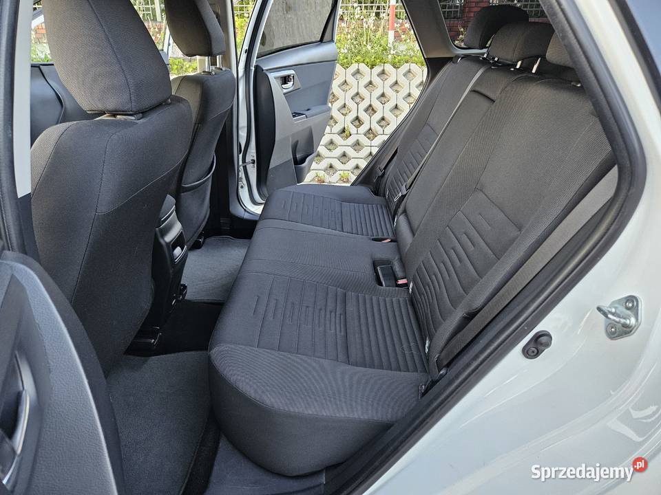 Toyota Auris 2017 16 132 salon Polska bluetooth Rzeszów