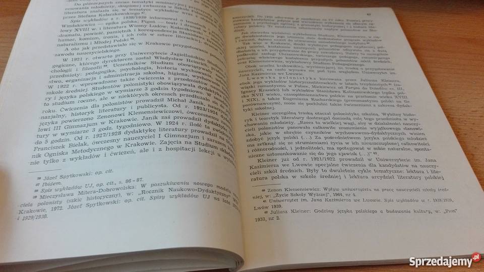 Z problemów kształcenia literackiego w Polsce