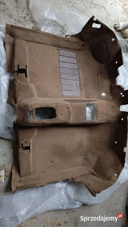 Dywan podłogowy brązowy gruby VW Jetta A2 1988
