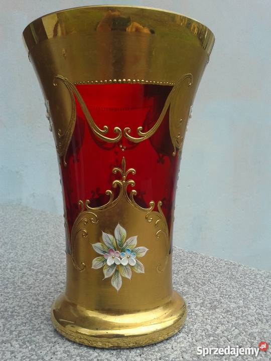 Wazon złocony i ozdabiany motywami kwiatowymi z Porcelana i szkło Skierbieszów