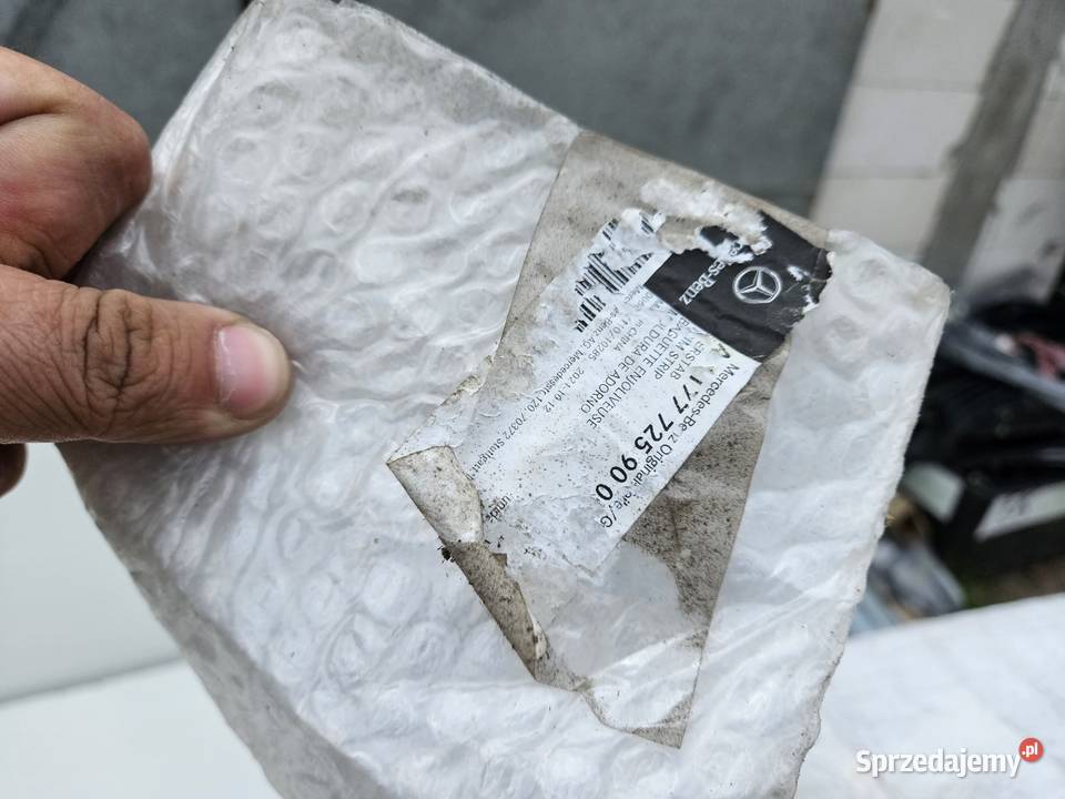 MERCEDES AKLASA W177 LISTWA GÓRNA DRZWI PRAWE osobowe