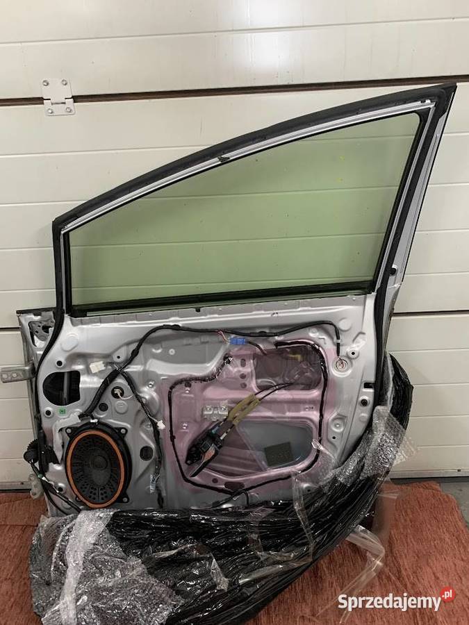 DRZWI PRZEDNIE PRZÓD PRAWE TOYOTA PRIUS III PLUS Drzwi Barwałd Dolny
