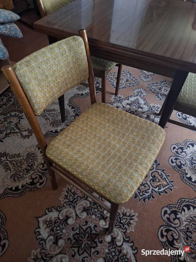 PRL Stół drewniany rozkładany krzesła drewniane Ostrowiec Świętokrzyski sprzedam