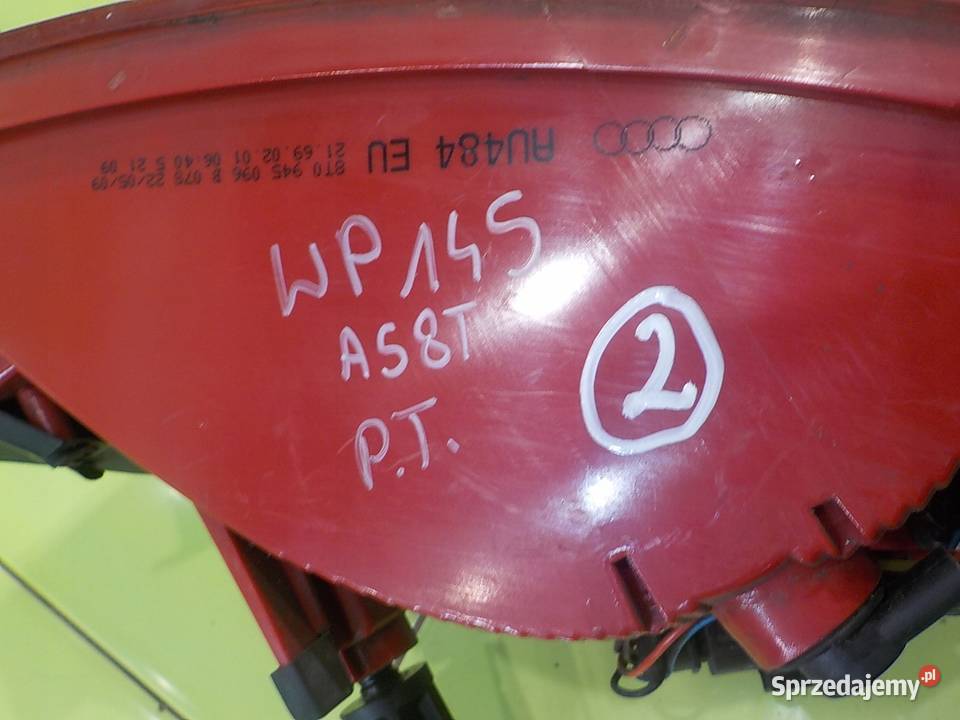 AUDI A5 8T 20 TFSI 09r COUPE 2D lampa prawa tyl Suków