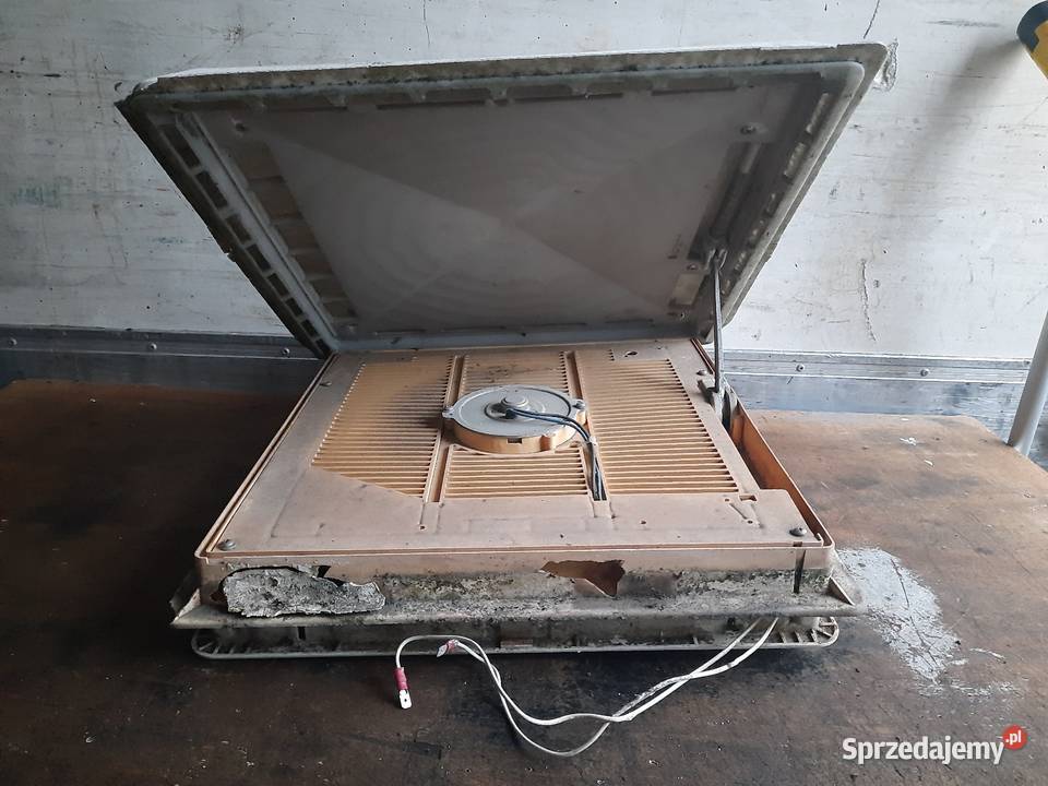 Szyberdach z wiatrakiem 12V do przyczepy Skokowa