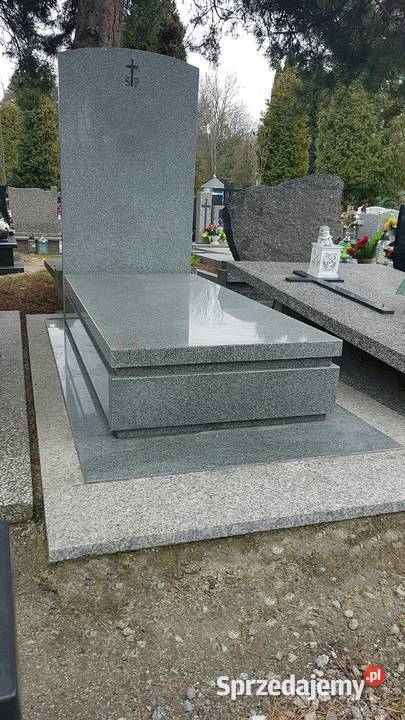 Nagrobek pojedynczy ziemny kuru grey z posadzką Świdnica