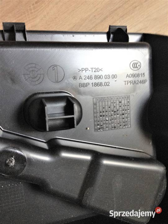 Schowek na zestaw naprawczy Mercedes GLA W156 A