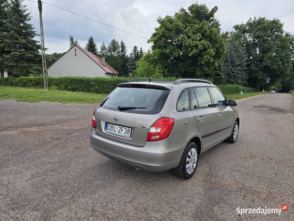 Skoda Fabia 16 benzyna 2011r 185 przebiegu Sady Górne