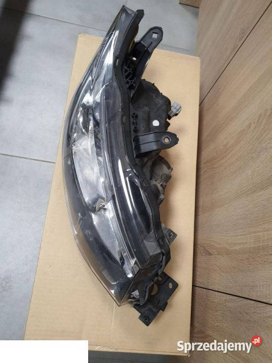 Mitsubishi outlander III reflektor prawy przód Karoseria Kozubszczyzna sprzedam
