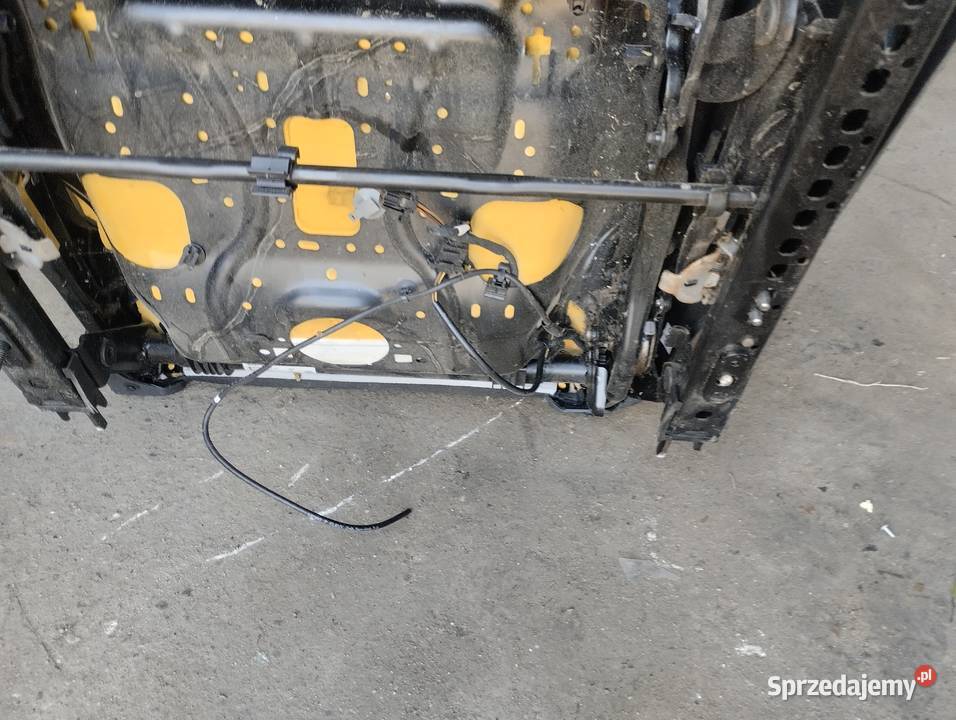 przedni lewy fotel skoda superb 2