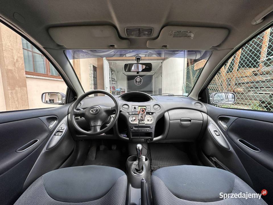 Toyota Yaris nowe opony zimowe zakonserwowany Samochody osobowe Nowy Targ sprzedam