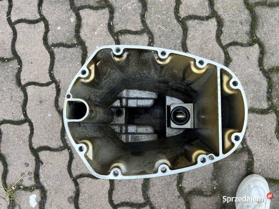 Obudowa kolumna silnik zaburtowy Honda BF40 BF sprzedam